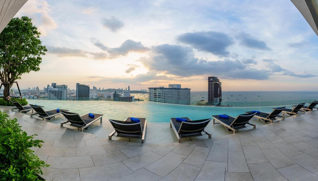 Somerset Pattaya Zewnętrze zdjęcie The rooftop pool at the U Sathorn
